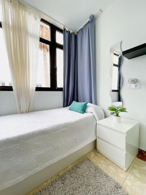 Oceano Azul Luminoso 50 Metros Del Mar En Centro Apartman Corralejo Kültér fotó