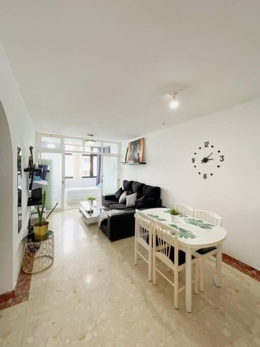 Oceano Azul Luminoso 50 Metros Del Mar En Centro Apartman Corralejo Kültér fotó